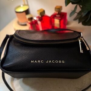 🛑SOLD🛑 Jacobs Black Leather Bag with Gold Accents